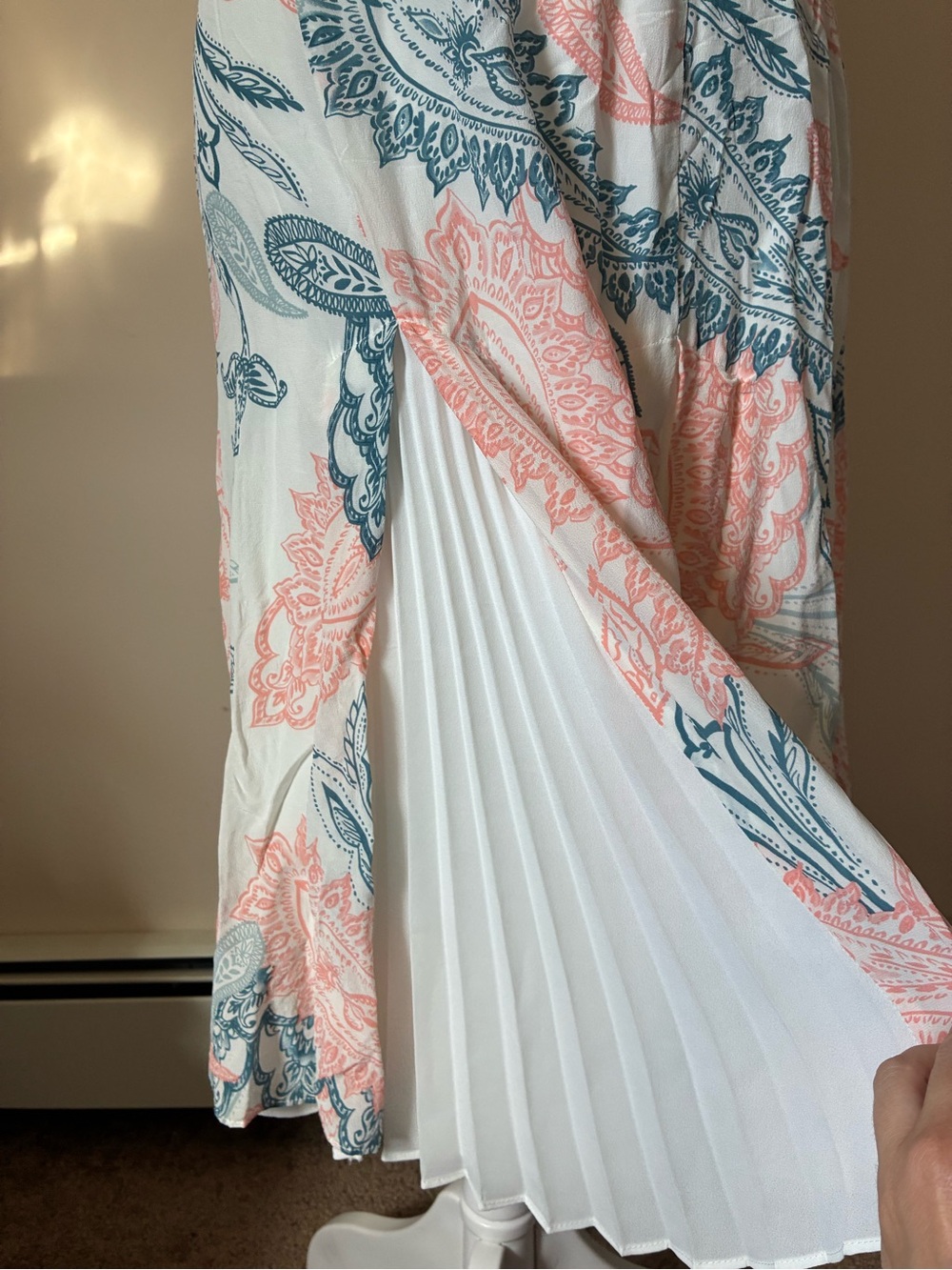 Shoshanna Silk Paisley Print Pleated Coral Blue Ivory Midi Dress size 6 - Picture 6 of 8